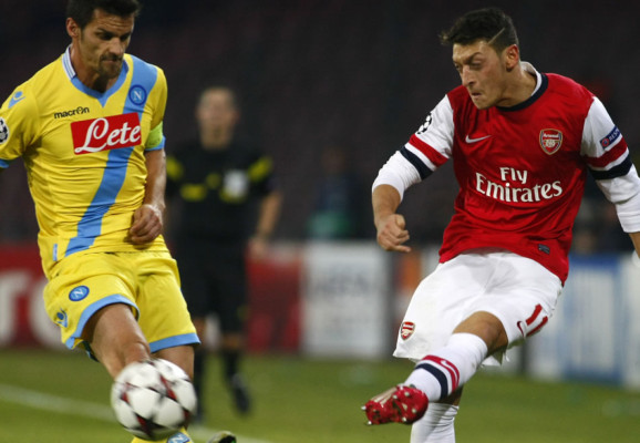 Napoli se queda a un gol del milagro y Arsenal pasa como segundo