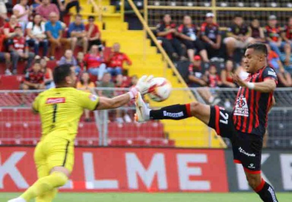 Video: Roger Rojas se despide del torneo anotando con Alajuelense en Costa Rica