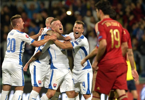 Eslovaquia sorprende y propina un descalabro a España