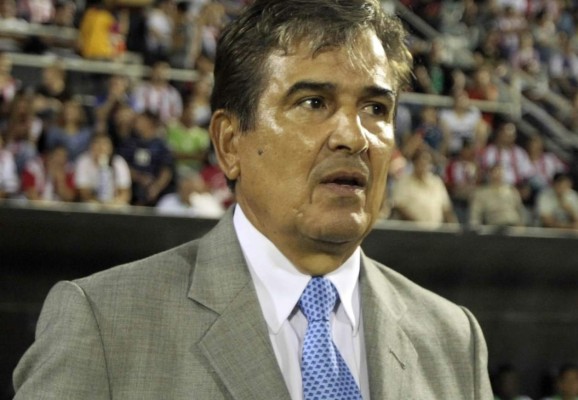 Pinto salió molesto con el arbitraje del Honduras-Paraguay