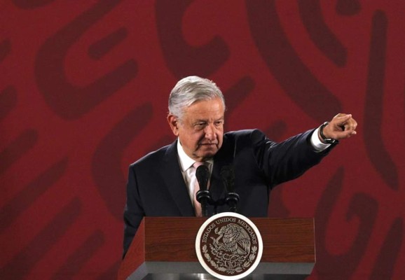 López Obrador pide 'abandonar las armas' tras enfrentamientos en México