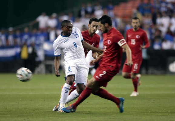 Honduras comienza con el pie izquierdo su camino hacia Brasil