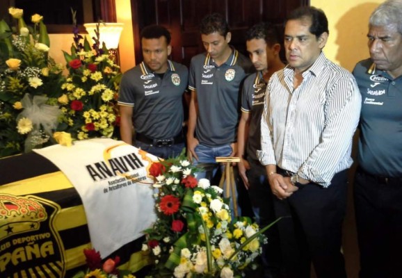 Mario Verdial es velado en Funerales del Recuerdo en San Pedro Sula.