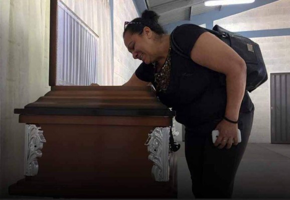 Esposa de una víctima: 'Me dijo que no iba a ir al estadio'