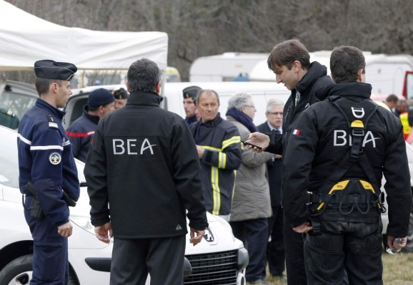Análisis de caja negra revela que avión de Germanwings no explotó en el aire