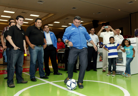 Suárez buscará la clasificación a octavos de final del Mundial