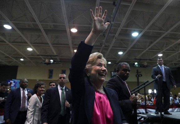 Trump y Clinton retoman campaña tras primer debate