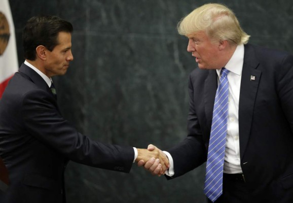 Peña Nieto reitera a Trump compromiso de trabajar juntos
