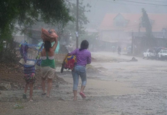 Alerta verde en los municipios del Valle de Sula por ingreso de onda tropical