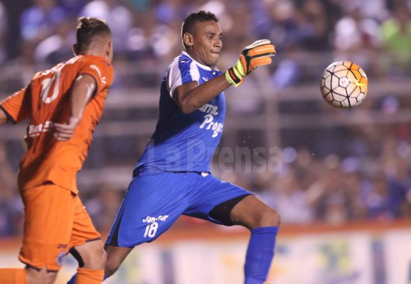 El tremendo horror del portero del Honduras en el empate del Motagua