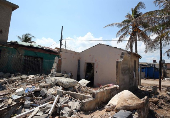 Cuba reabre vía sobre el mar a destino turístico Cayo Santa María tras Irma  