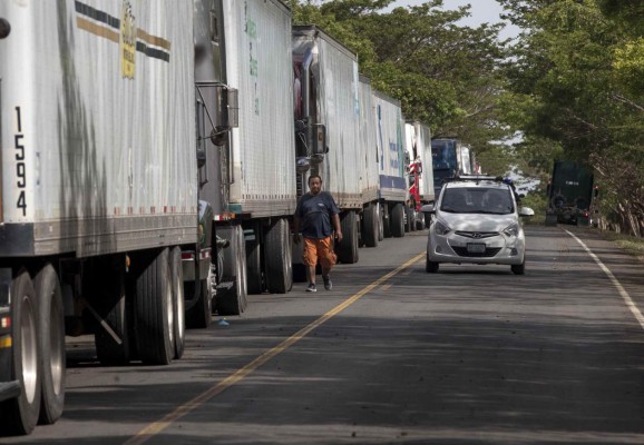 Exhortan a Costa Rica a dar agua y alimentos a choferes