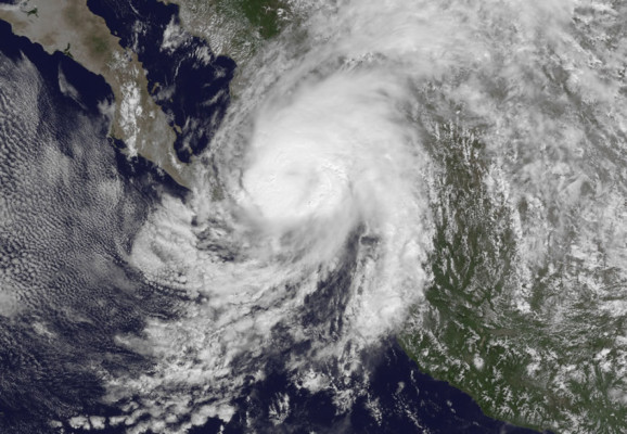 Gobierno de México confirma 81 muertos y 50.000 evacuados por ciclones