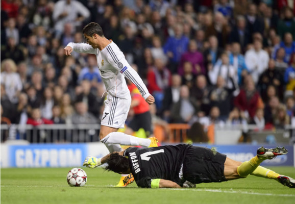 Cristiano Ronaldo sostiene a un Real Madrid sin identidad