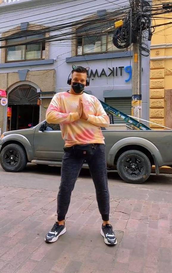 "Mil respetos. Te admiro, porque chicos como tú no se encuentran ahora. Te felicito porque sé que llegaras muy lejos", es uno de los muchos comentarios que la gente le dejaba.