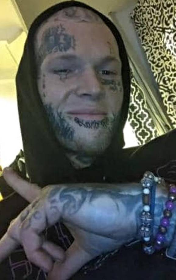 Trent William Millsap fue el acusado de haber apuñalado al expiloto de la Nascar. Por ahora no se sabe qué motivó el ataque a puñaladas en el que perdió la vida Bobby East.