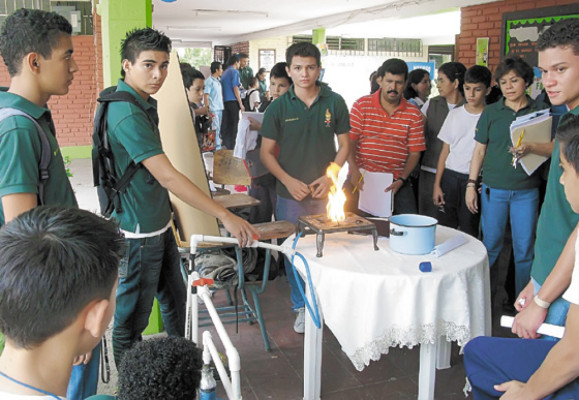 Muestra de ingenio estudiantil en Feria