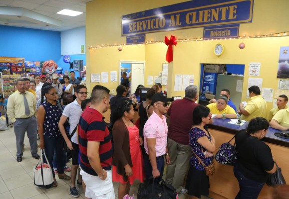 Repletas las terminales de buses de Tegucigalpa y San Pedro Sula