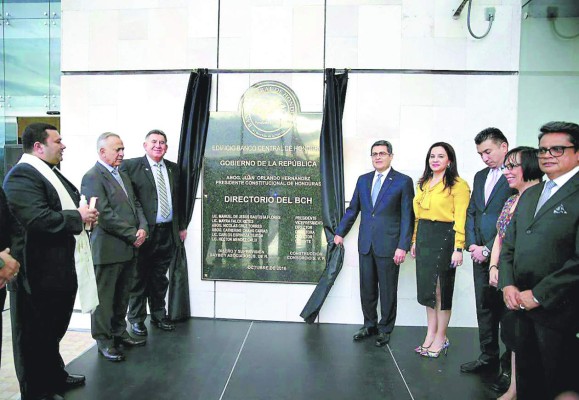 Banco Central de Honduras inaugura su moderno edificio