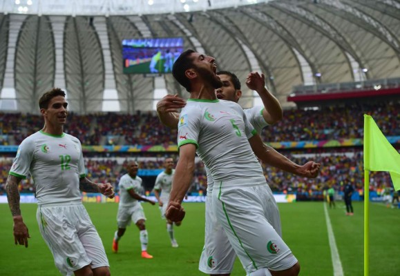 Argelia golea a Corea del Sur y sigue soñando con los octavos