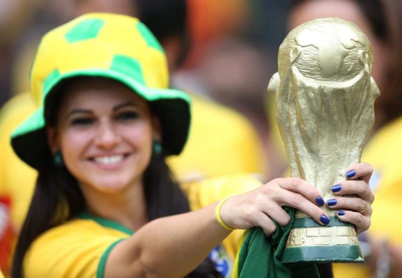 Ambiente de final entre las mundialistas de Brasil y Alemania