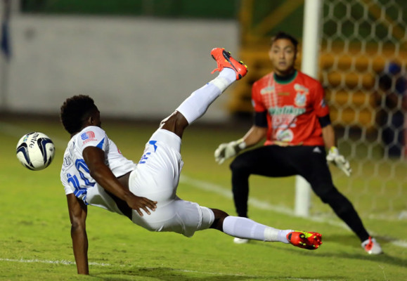 Un doblete de Roger Rojas lidera al Olimpia