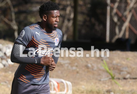 Johnny Palacios regresó a las prácticas del Olimpia