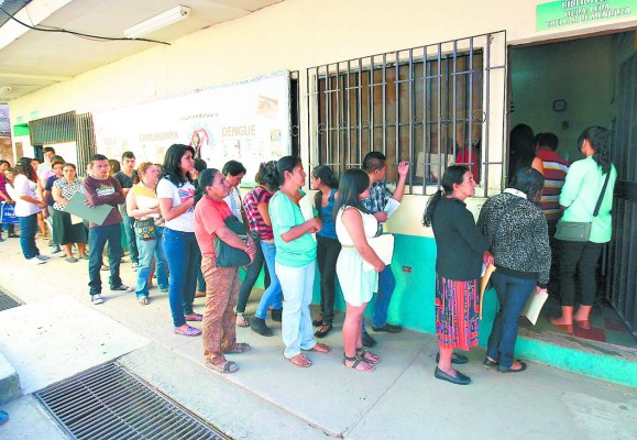 50 directores respondieron por cobro de matrículas