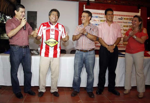 'Primitivo' Maradiaga, presentado como técnico del Vida