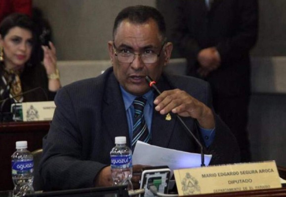 Mario Segura pide unidad en 128 aniversario del Partido Liberal