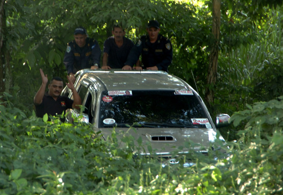 Recuperan carro robado a diputado en La Ceiba
