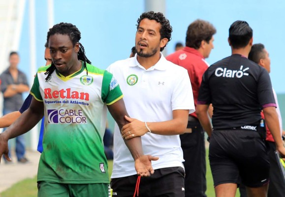 Rony Flores asegura haber recibido palabras racistas de Vargas