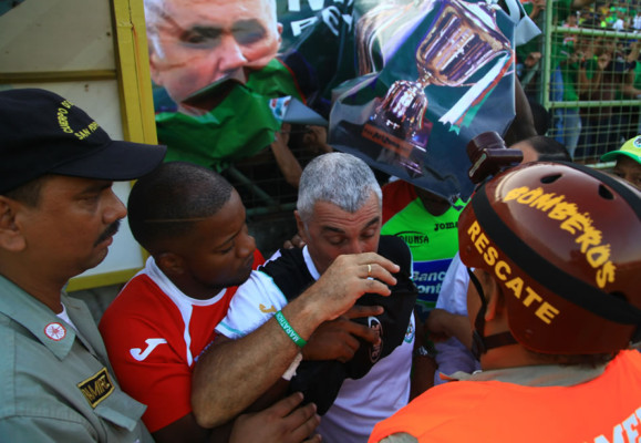 Keosseián, víctima de agresión por parte de un aficionado del Marathón