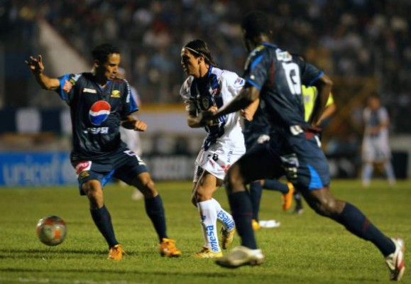 Motagua de Honduras y Pachuca de México empatan 0-0