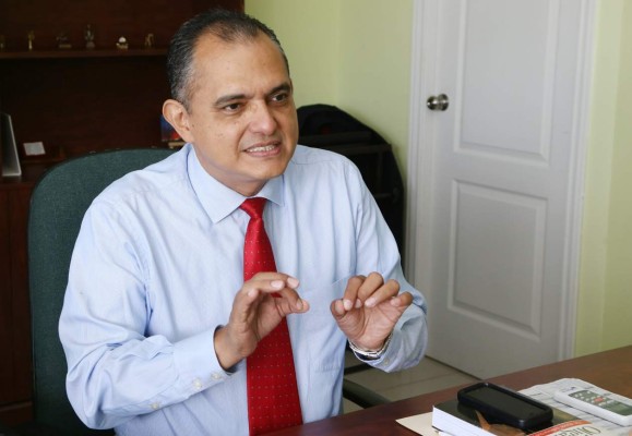 'Brecha entre las privadas y oficiales es más grande'