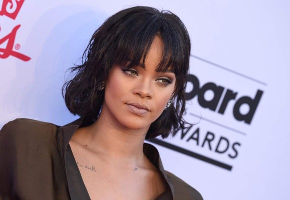 Rihanna cancela concierto por miedo al zika