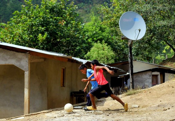 Tolupanes descubren el mundo gracias a Internet