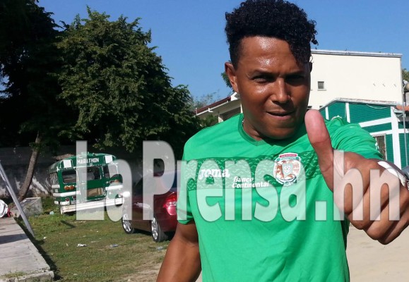 Pavón tras llegar a Marathón: 'Se siente muy bien esta camiseta'