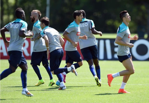 Cristiano Ronaldo vuelve a entrenarse con el grupo de Portugal