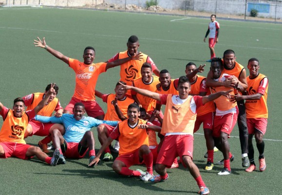 Ambiente de alegría en el campamento del Olimpia