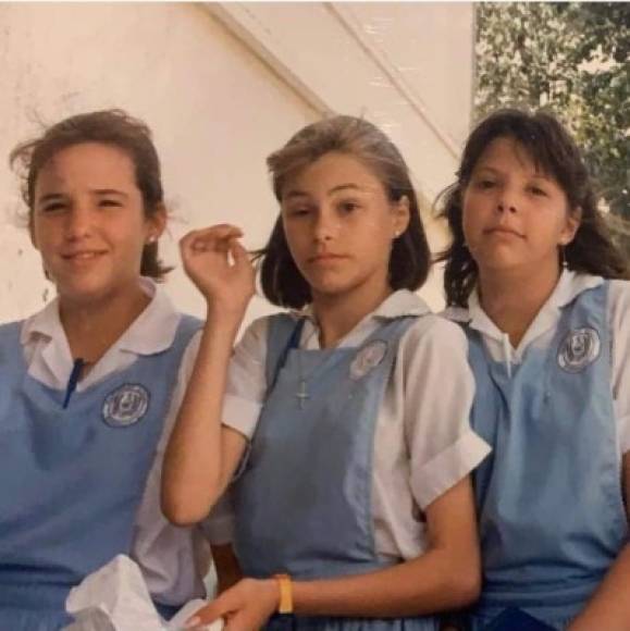 La infancia de Sofía Vergara fue tranquila, entre amigas, colegio y cosas de niñas normales.