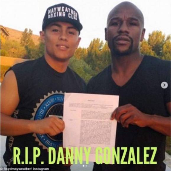 'El campeón se fue, pero nunca se olvidó. Descanse en paz', escribió Mayweather en sus redes sociales junto a esta imagen, tras conocer el asesinato de Danny González.