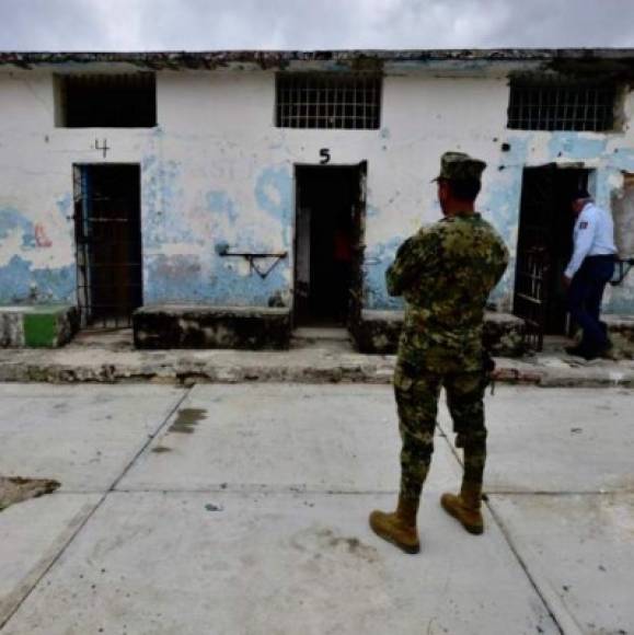 En tanto, los trabajadores de la isla serán también recolocados en otros penales.