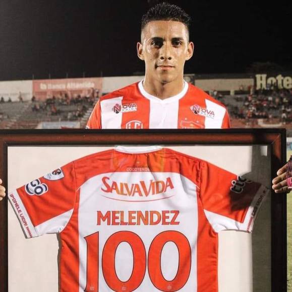 Denis Meléndez: El centrocampista hondureño juega en el Vida y ha sido convocado por primera vez a la Bicolor.