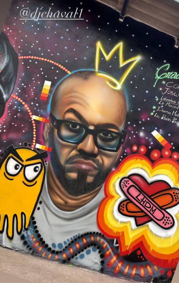 ” ¡Qué locura!, Este mural va dedicado a los hondureños que crean sueños y los hacen grandes proyectos en el país”, dedicó Ney Fernández bajo la fotografía del atractivo mural.