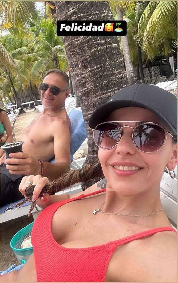 ‘La Tota’ Medina y su esposa Taly Ávila han disfrutado de unas minis vacaciones en la bella isla de Roatán.
