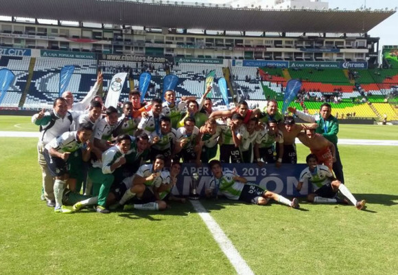 Júnior Lacayo, campeón con las reservas del Santos