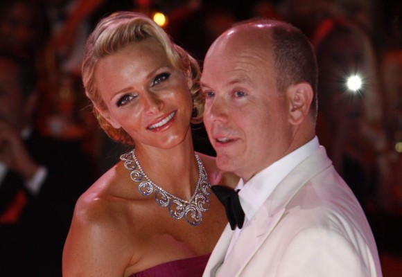 Princesa Charlene y los dos hijos de Alberto de Mónaco