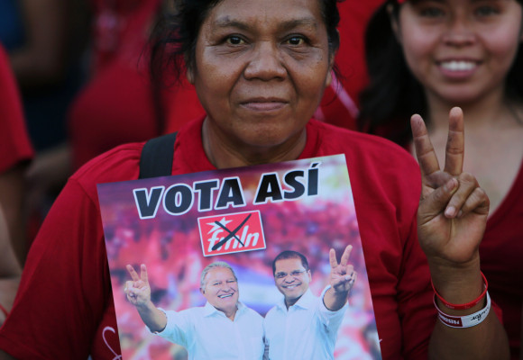Candidatos de El Salvador cierran sus campañas seguros de ganar