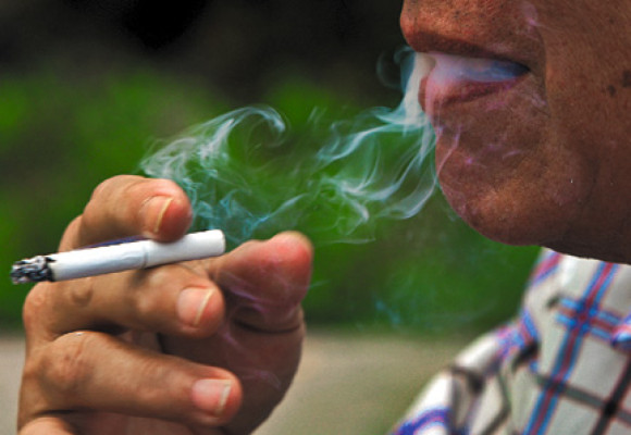 Honduras: hasta en bares será prohibido fumar